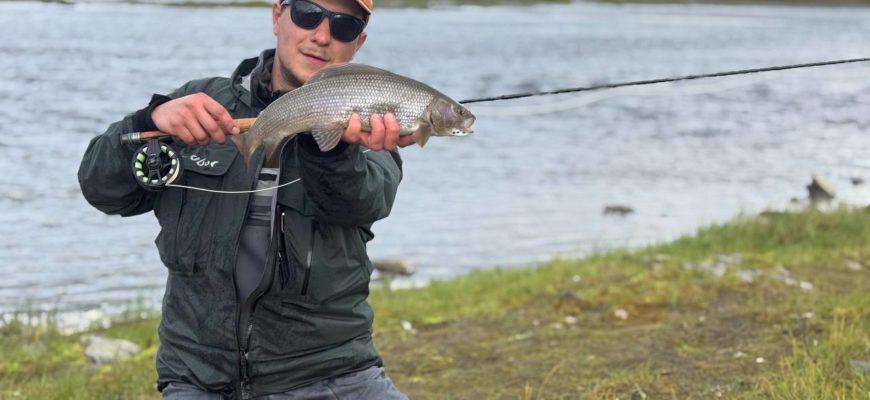 трофейная рыбалка на хариуса