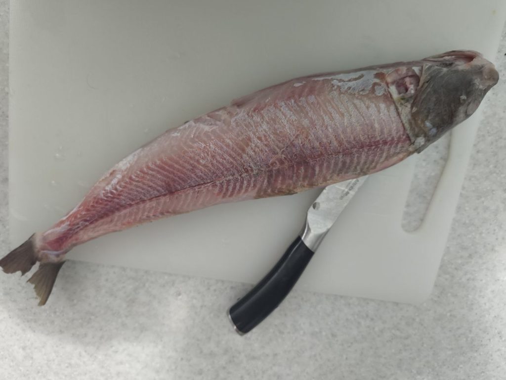 Строганина из хариуса