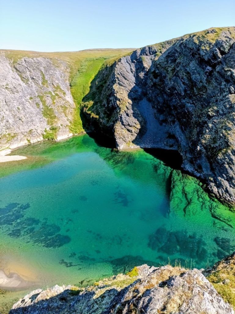 Каньоны реки Нярма-Яха река Нярма-Яха каньон кристально чистая вода тундра Коми